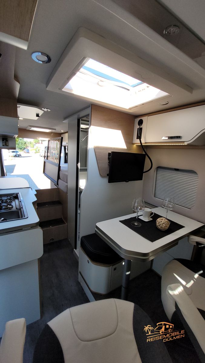 Fahrzeugabbildung Mooveo Van 60EB 165PS Auto-Sat TV Solar Markise RFK