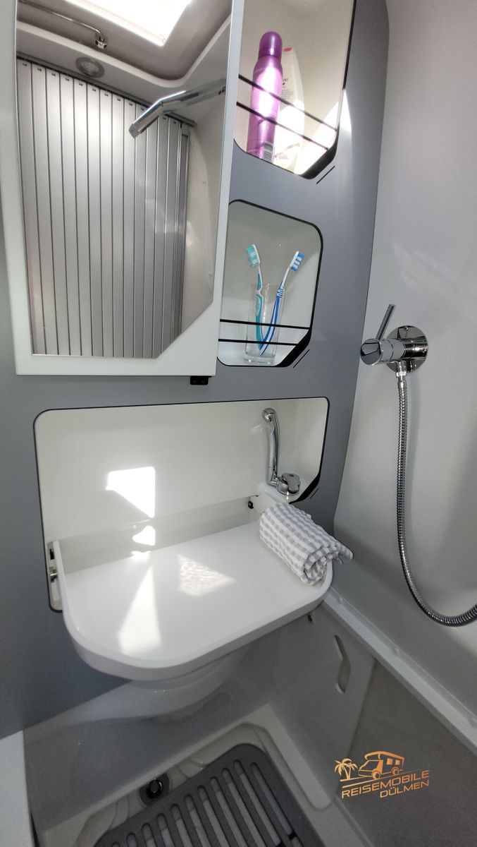 Fahrzeugabbildung Mooveo Van 60EB 165PS Auto-Sat TV Solar Markise RFK