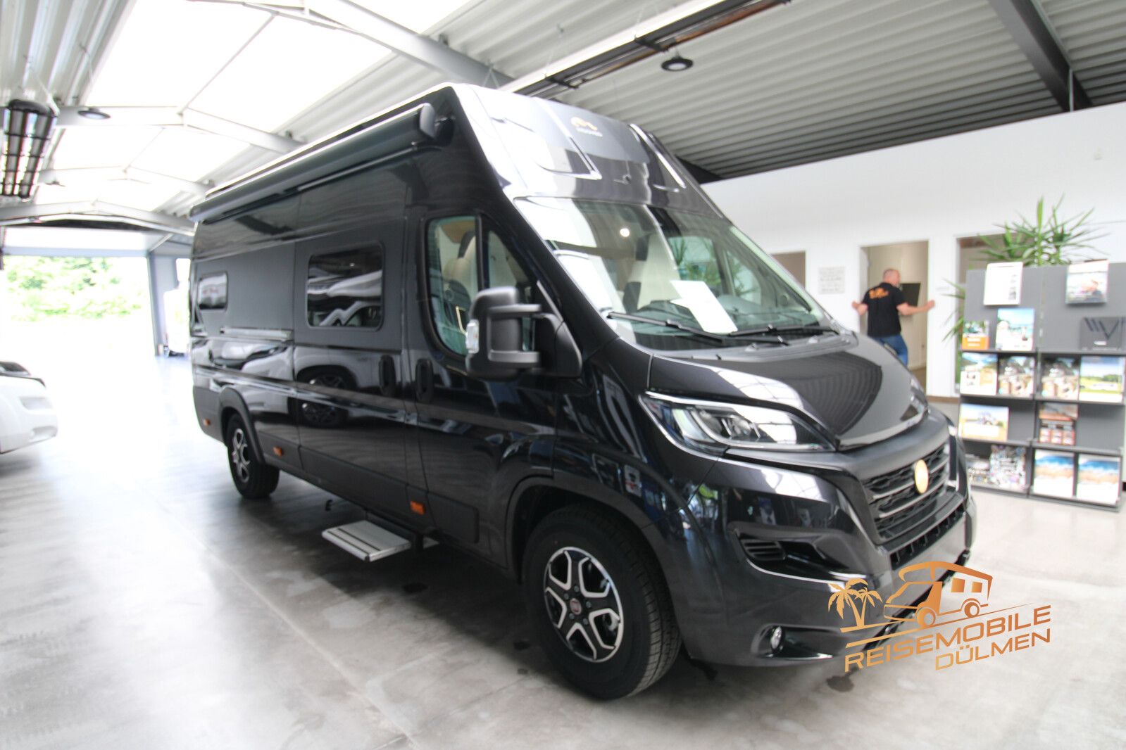Mooveo Van 63XL 140PS AT Solar SAT TV Navi RFK Markise