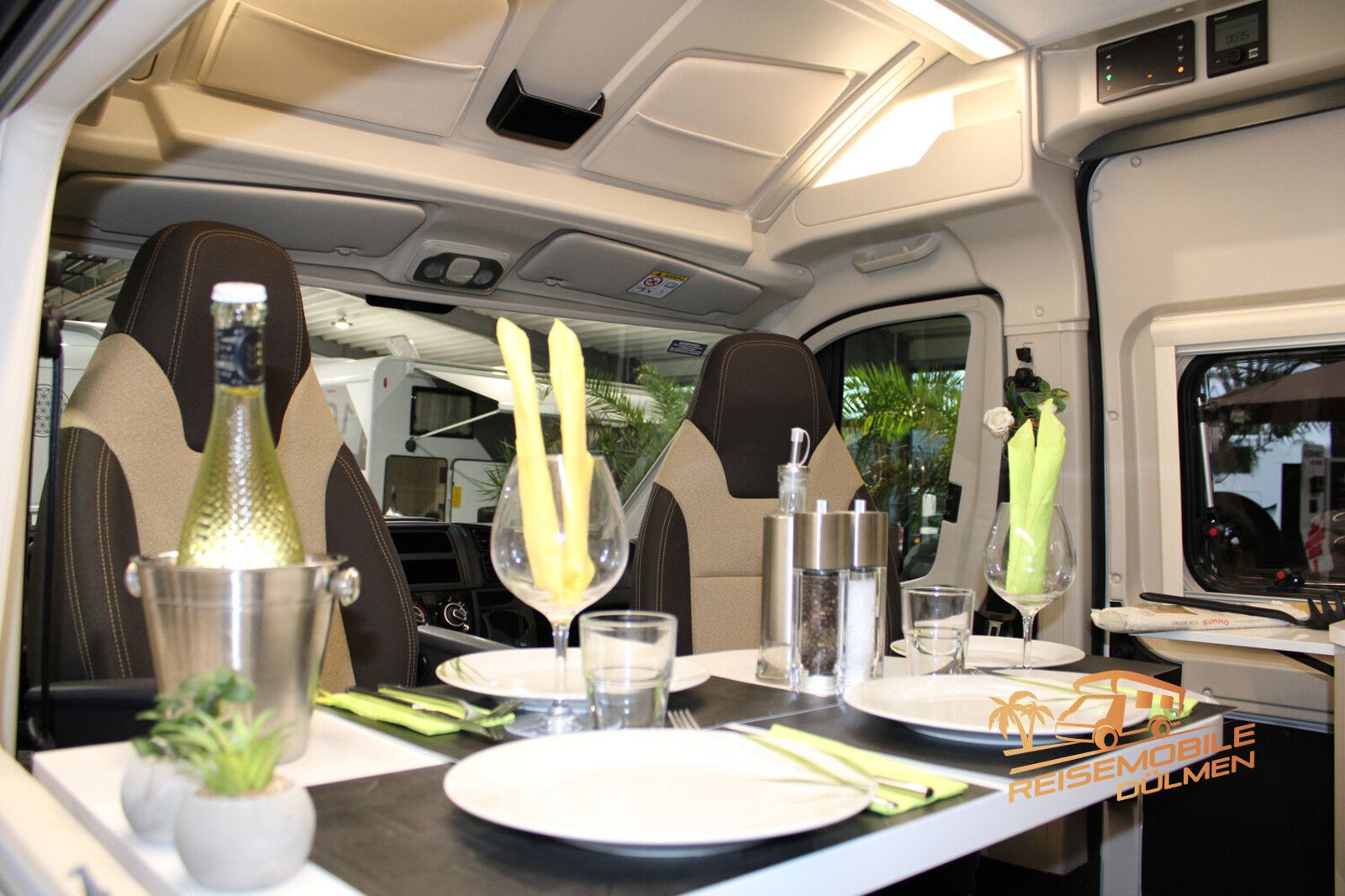 Fahrzeugabbildung Rimor Horus 195 Isofix Markise
