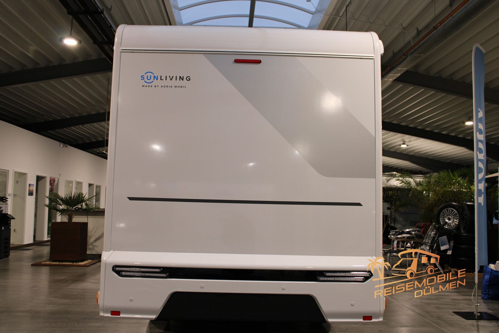 Fahrzeugabbildung Sun Living A 75DP Dülmener Edition Markise Lade-Booster