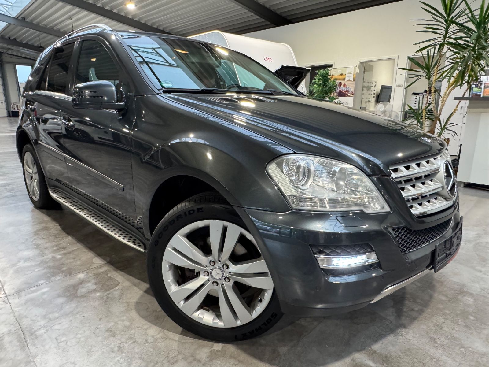 Mercedes-Benz ML 350 LPG Gas Leder 20" RFK AHK Sportpaket