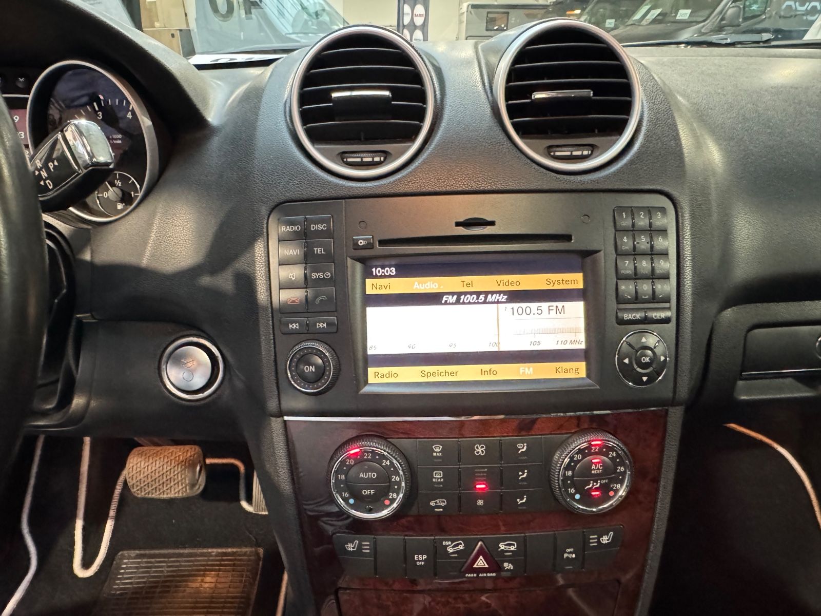 Fahrzeugabbildung Mercedes-Benz ML 350 LPG Gas Leder 20" RFK AHK Sportpaket