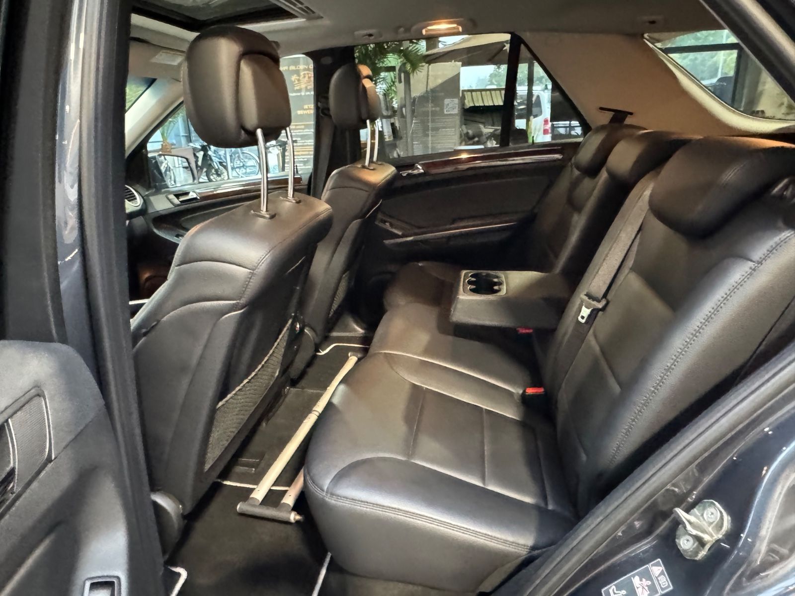 Fahrzeugabbildung Mercedes-Benz ML 350 LPG Gas Leder 20" RFK AHK Sportpaket