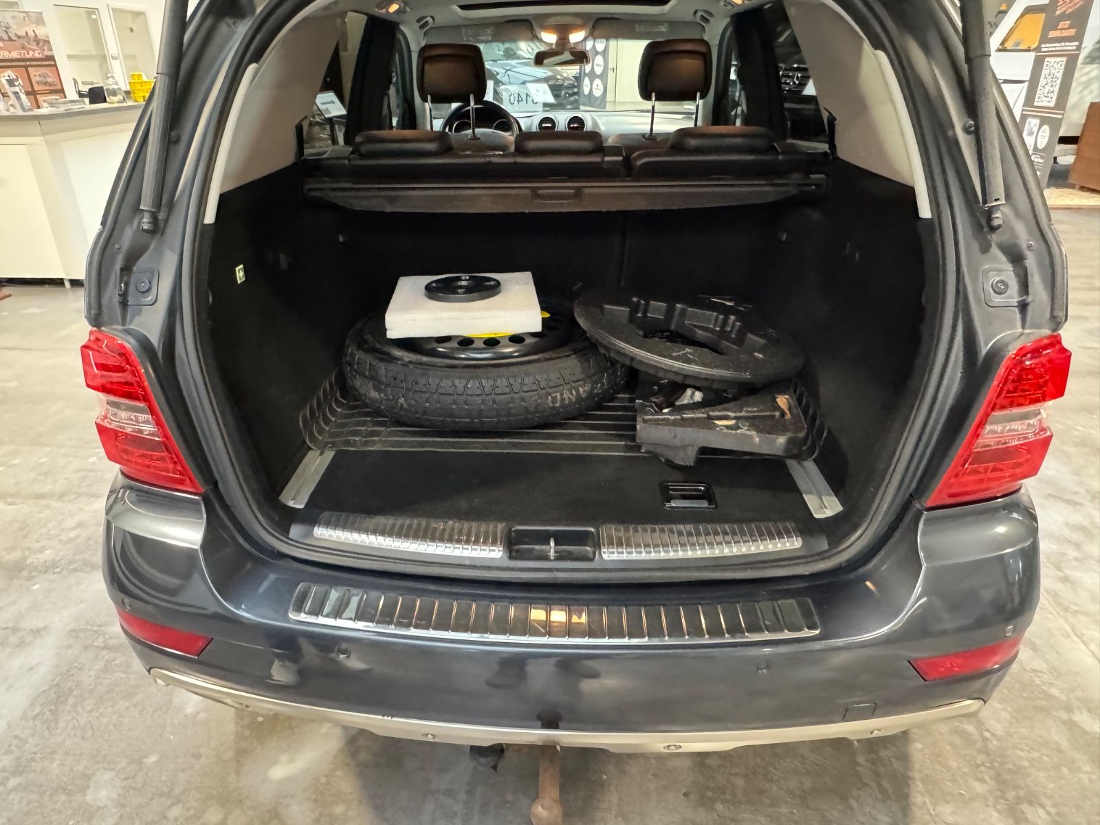 Fahrzeugabbildung Mercedes-Benz ML 350 LPG Gas Leder 20" RFK AHK Sportpaket
