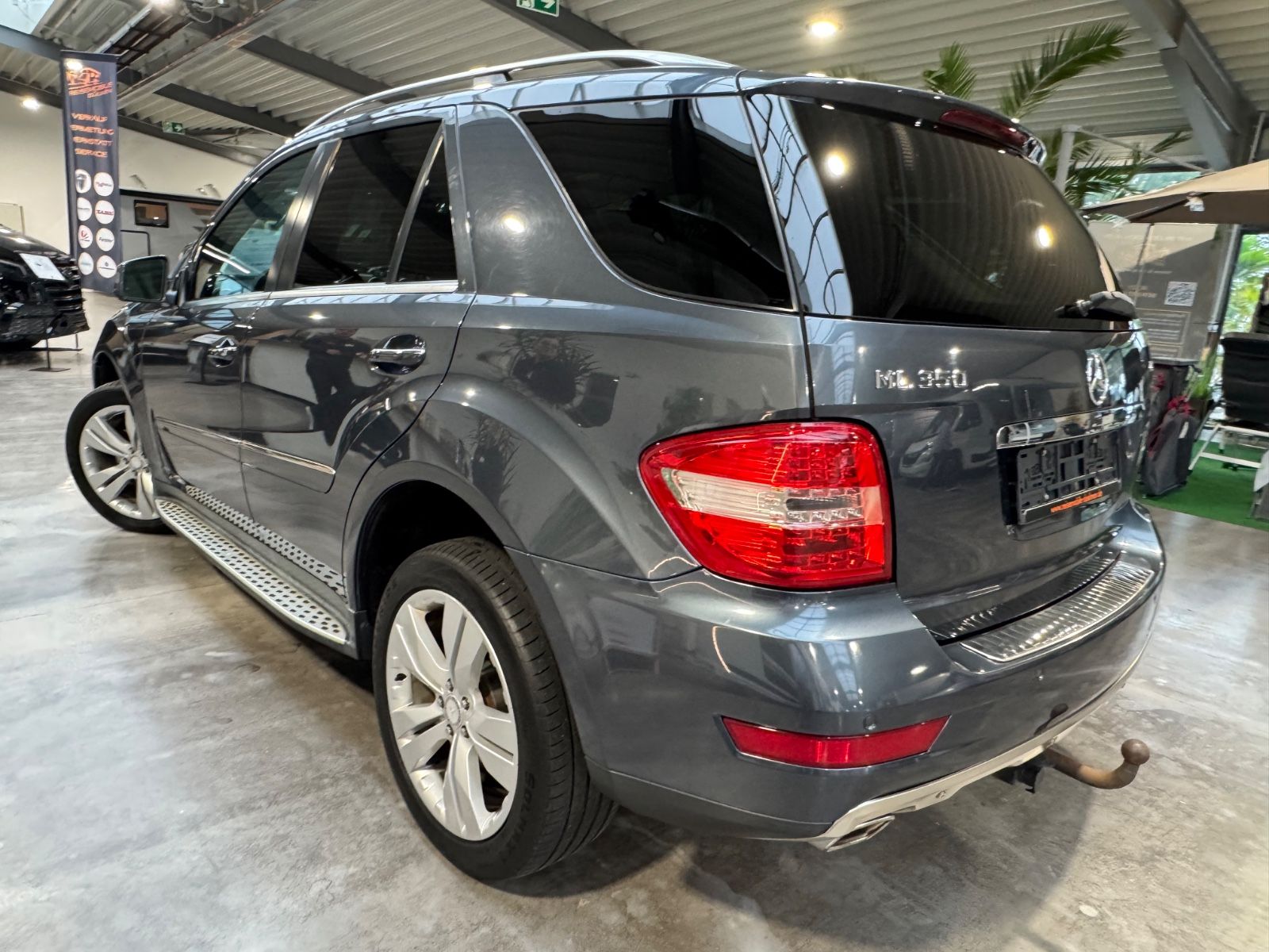 Fahrzeugabbildung Mercedes-Benz ML 350 LPG Gas Leder 20" RFK AHK Sportpaket