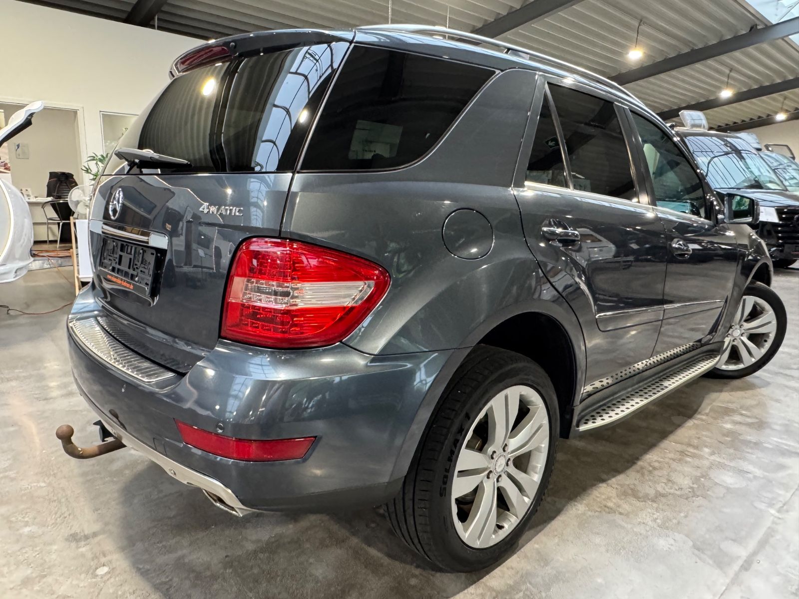 Fahrzeugabbildung Mercedes-Benz ML 350 LPG Gas Leder 20" RFK AHK Sportpaket