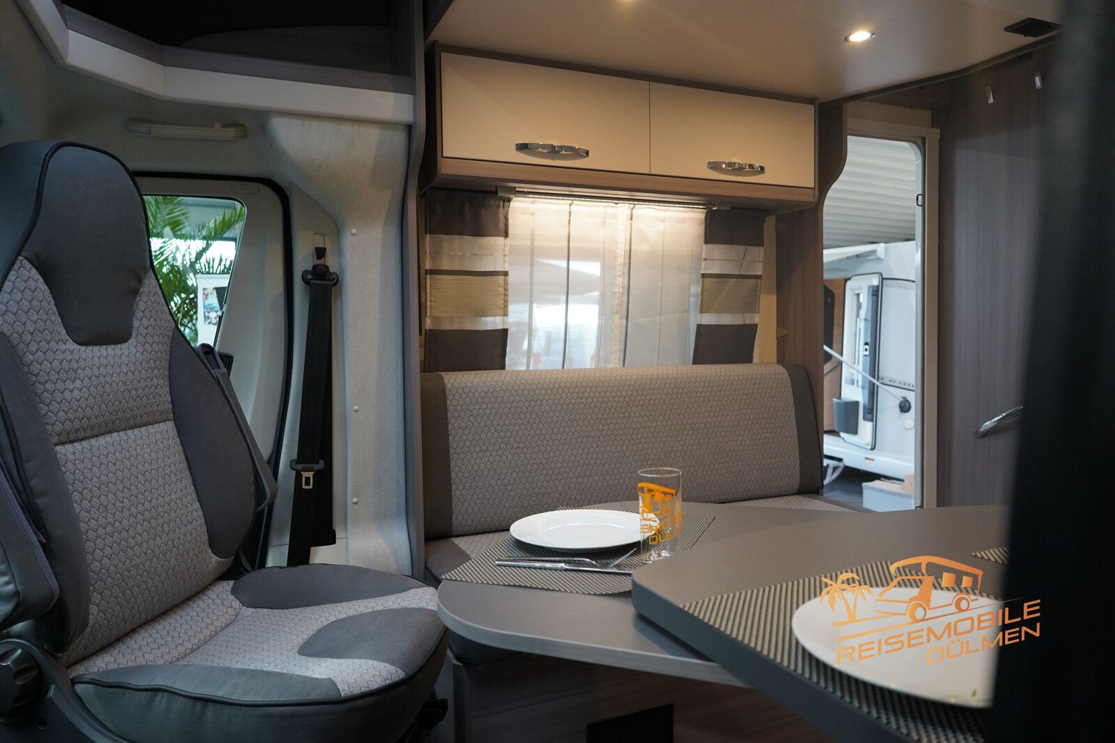 Fahrzeugabbildung Hobby Optima OnTour T65 HFL Combi 6E Markise 9 Navi