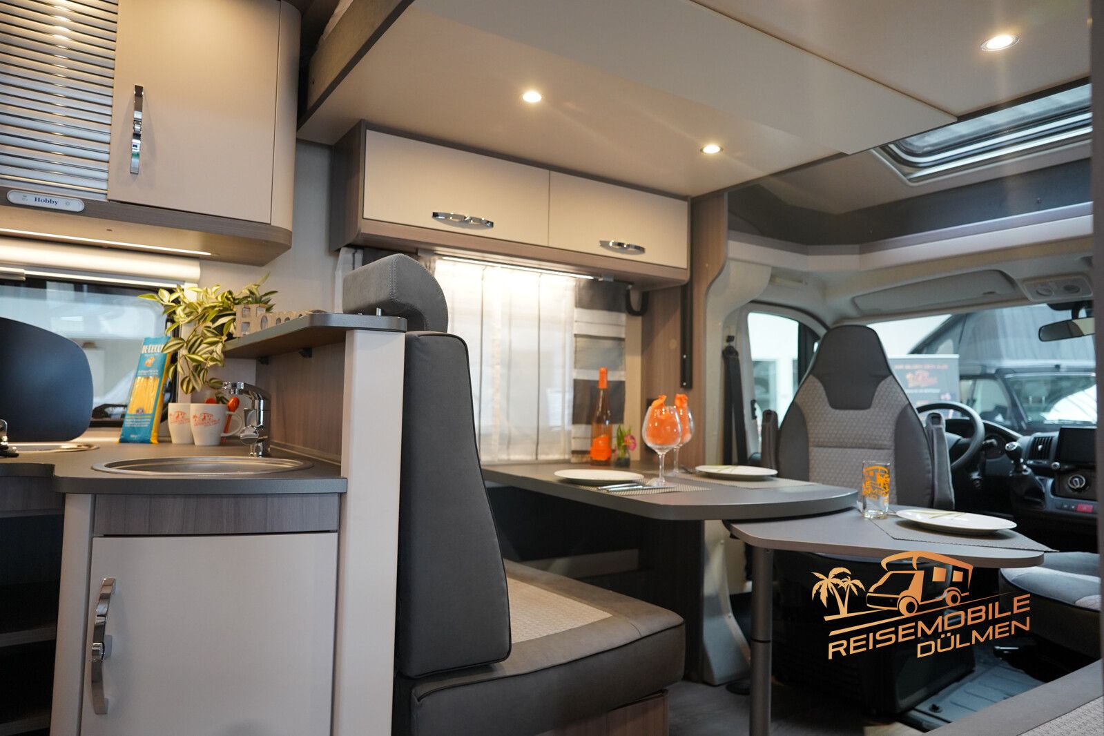 Fahrzeugabbildung Hobby Optima OnTour T65 HFL TRUMA Combi 6 E, Markise