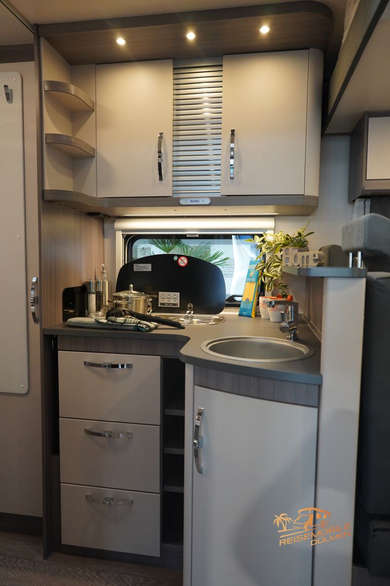 Fahrzeugabbildung Hobby Optima OnTour T65 HFL TRUMA Combi 6 E, Markise
