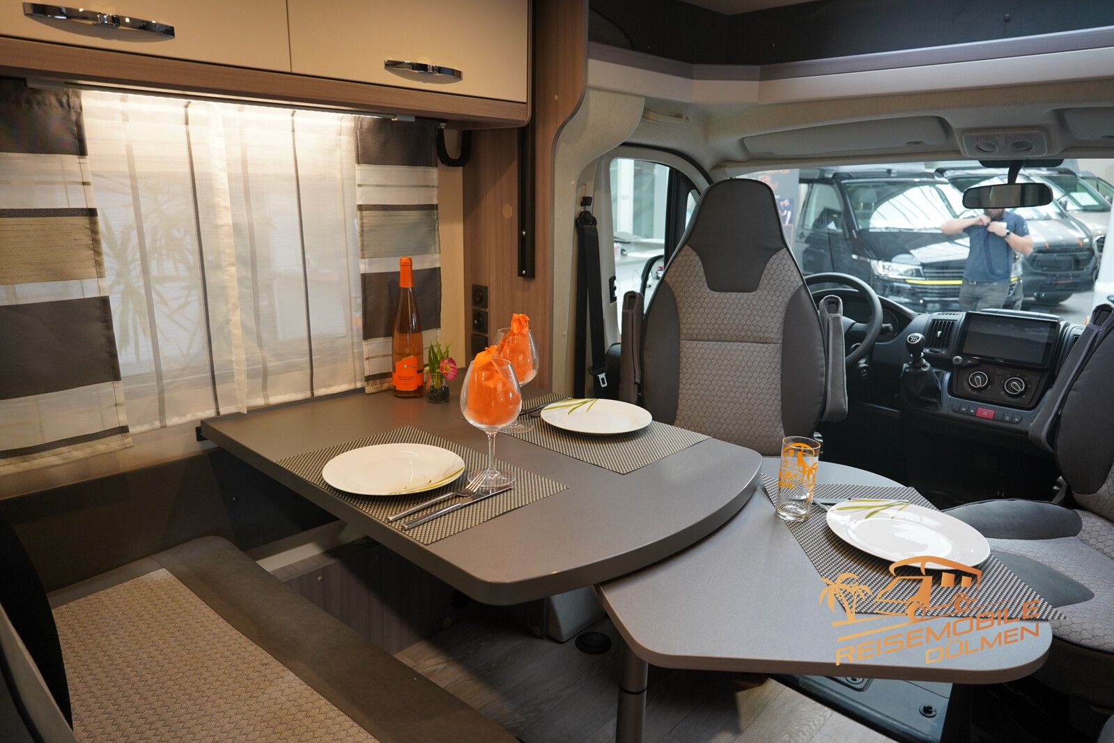 Fahrzeugabbildung Hobby Optima OnTour T65 HFL TRUMA Combi 6 E, Markise