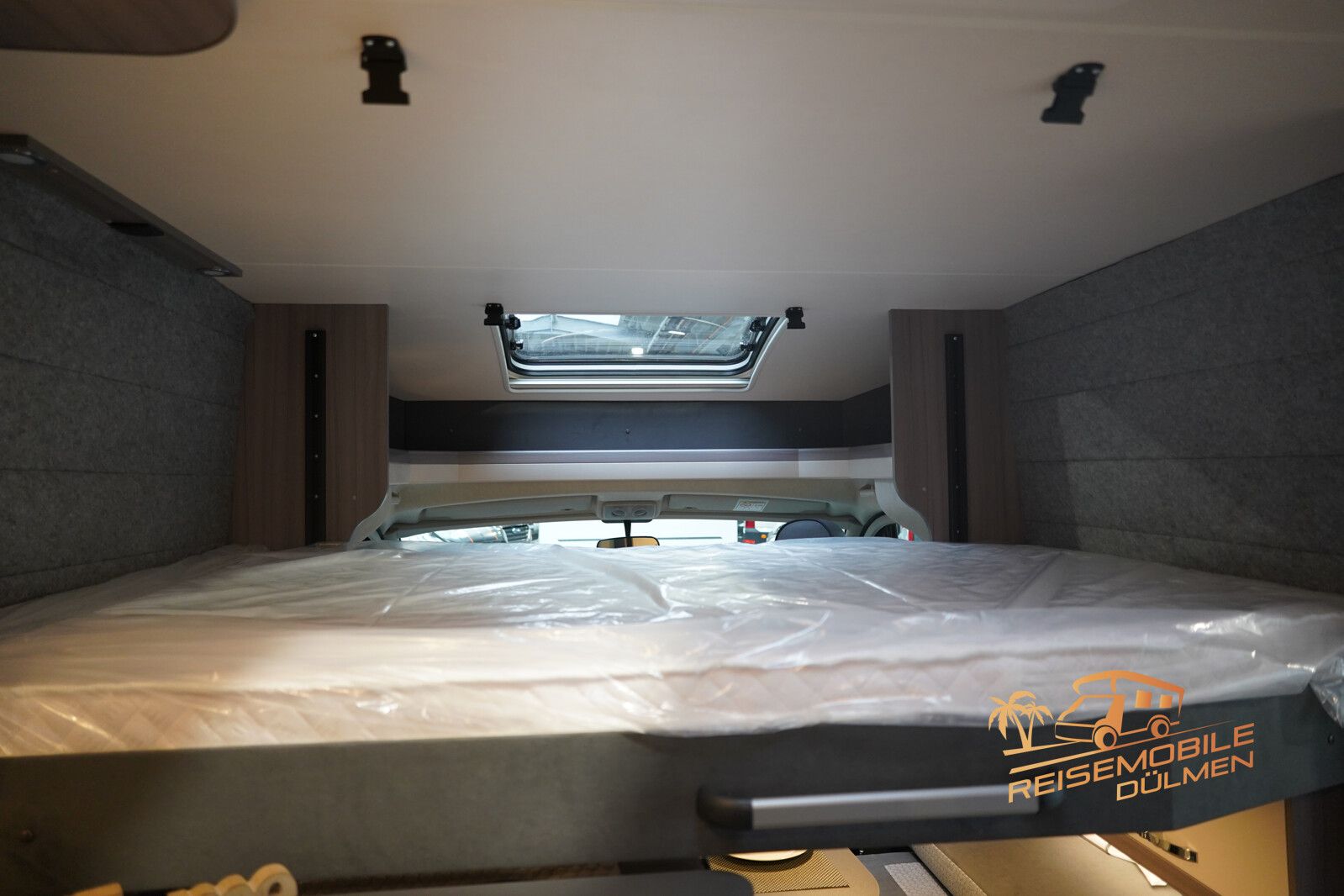 Fahrzeugabbildung Hobby Optima OnTour T65 HFL TRUMA Combi 6 E, Markise