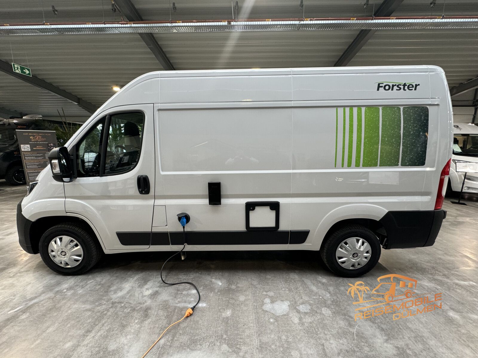 Fahrzeugabbildung Forster Youngster FV541Y Dusche Hubbett Dachhaube
