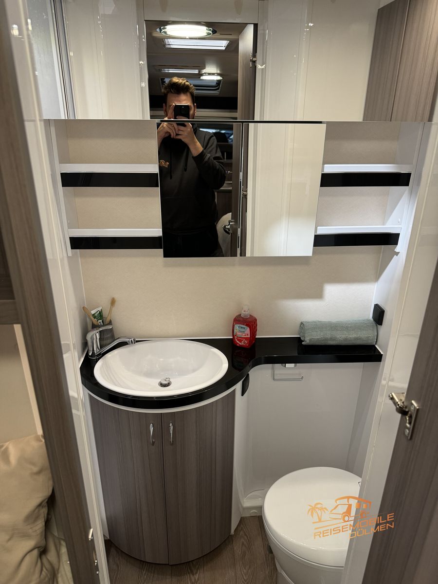 Fahrzeugabbildung Hobby Optima OnTour T70 E 165PS  Rahmen LMR LED-TFL