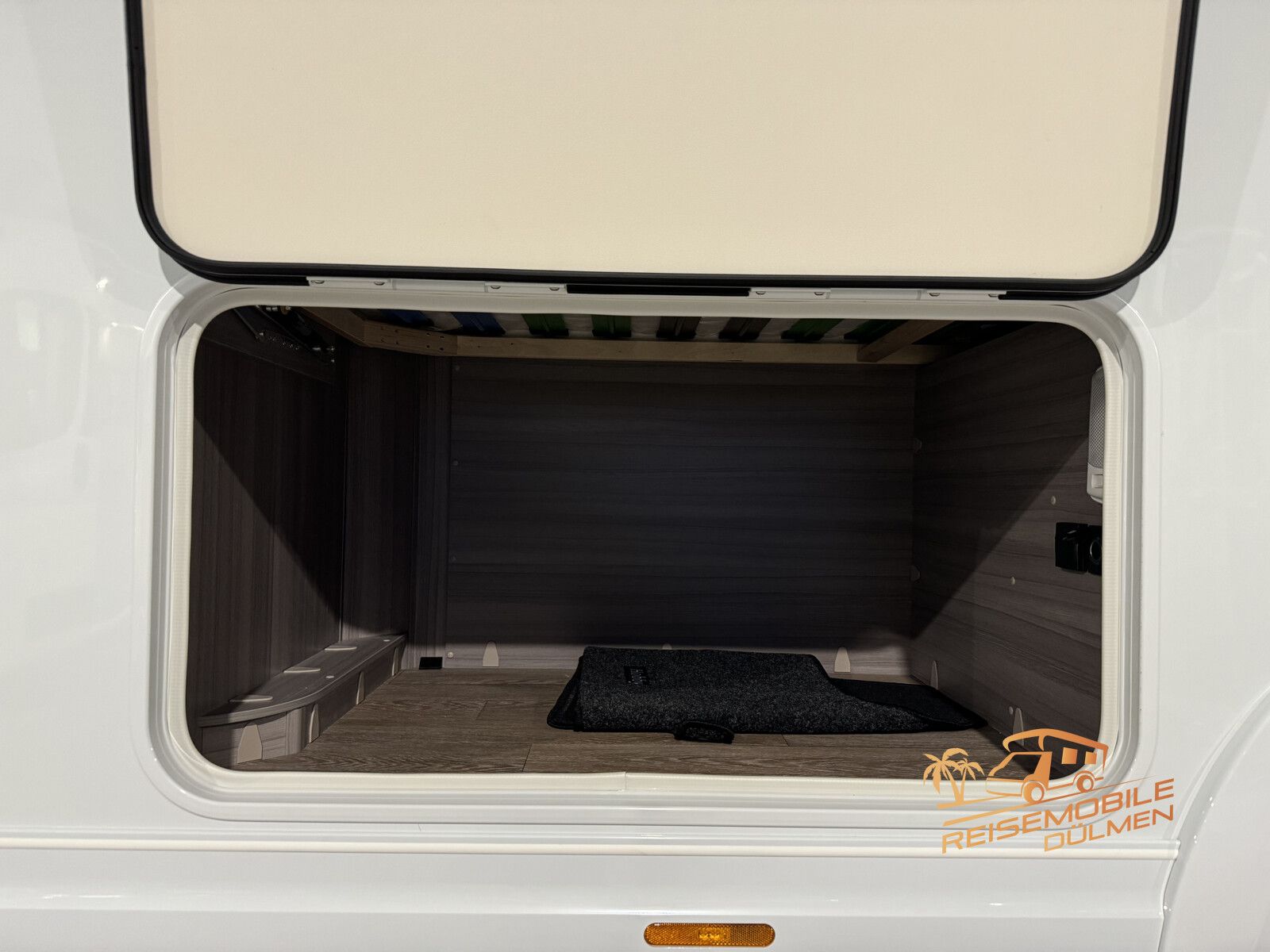 Fahrzeugabbildung Hobby Optima OnTour T70 E 165PS  Rahmen LMR LED-TFL