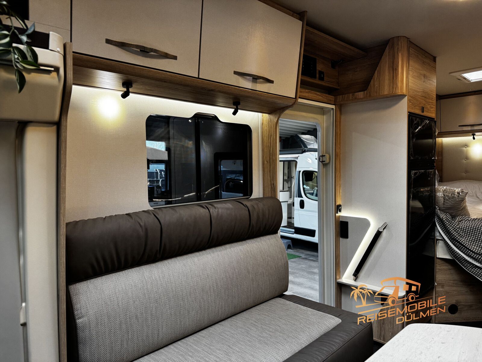 Fahrzeugabbildung Eura Mobil Profila T 675 SB  Mondial-Paket Sun Roof RFK