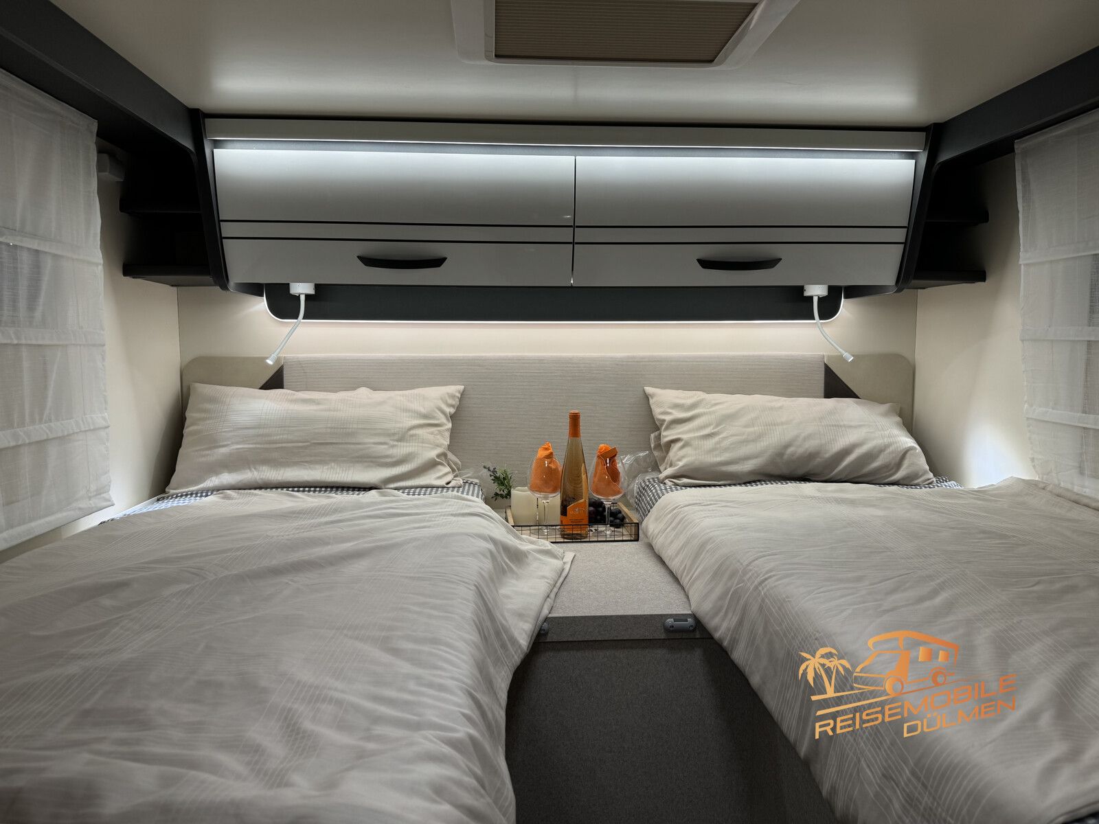 Fahrzeugabbildung Forster T 699EB Travel+Comfort RFK Skyroof Modell 2025