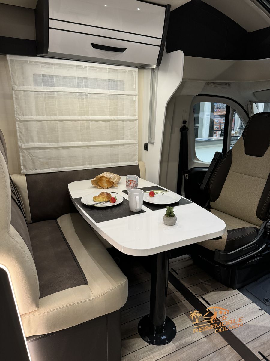 Fahrzeugabbildung Forster T 699EB Markise RFK 16 Truma Hubbett Mod.2025