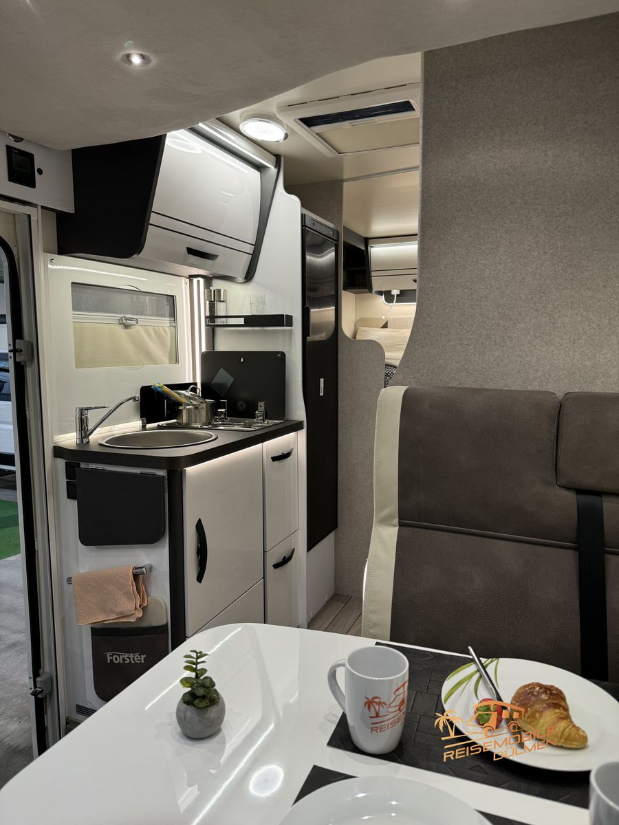 Fahrzeugabbildung Forster T 699EB Markise RFK 16 Truma Hubbett Mod.2025