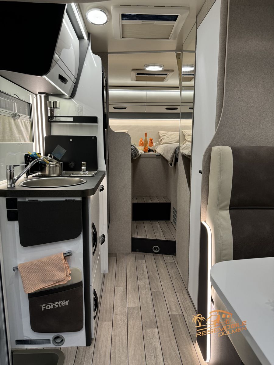 Fahrzeugabbildung Forster T 699EB Markise RFK 16 Truma Hubbett Mod.2025