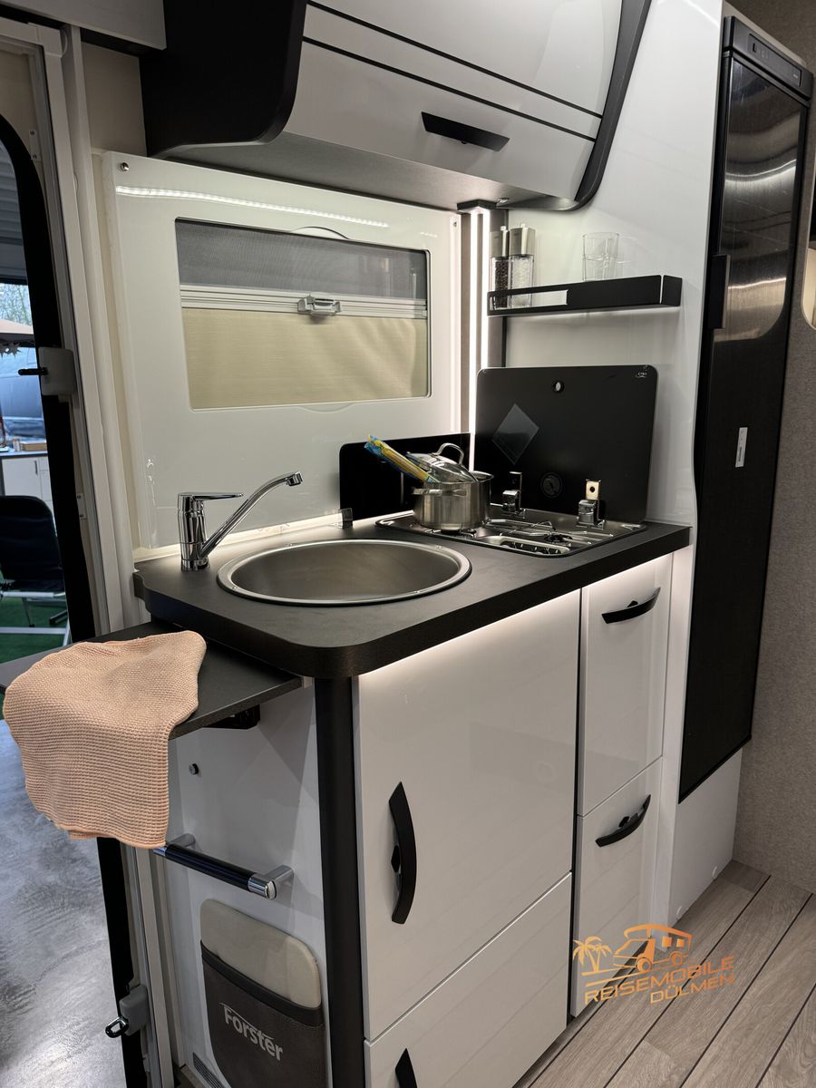 Fahrzeugabbildung Forster T 699EB Markise RFK 16 Truma Hubbett Mod.2025