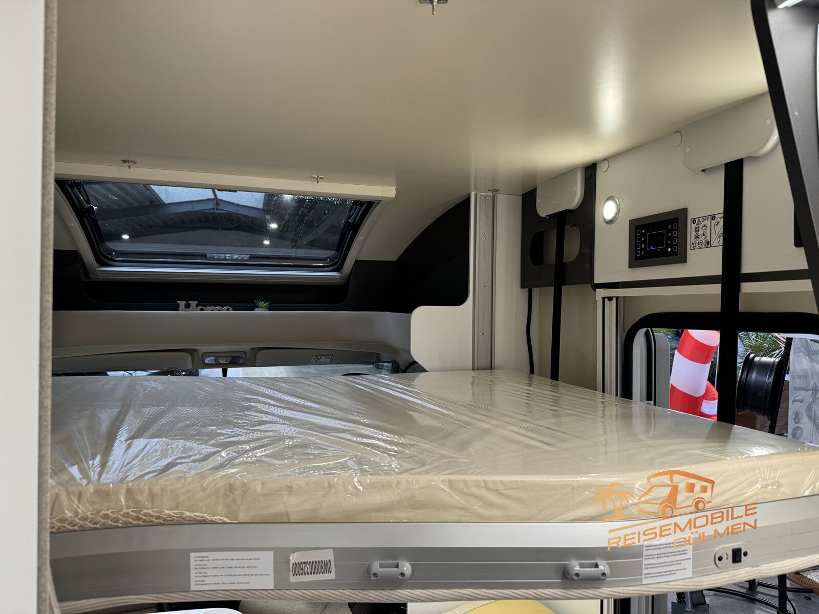 Fahrzeugabbildung Forster T 699EB Markise RFK 16 Truma Hubbett Mod.2025