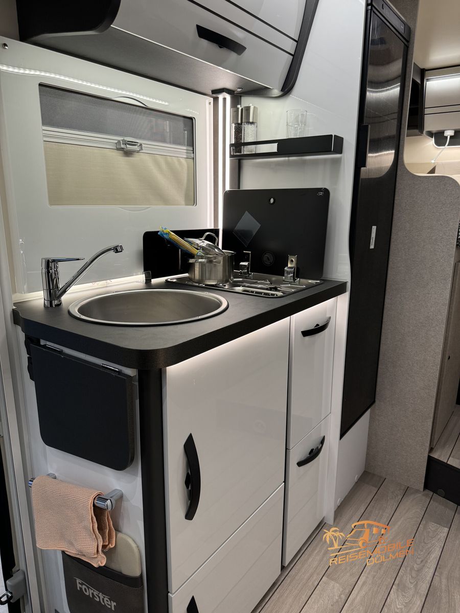 Fahrzeugabbildung Forster T 699EB Markise RFK 16 Truma Hubbett Mod.2025