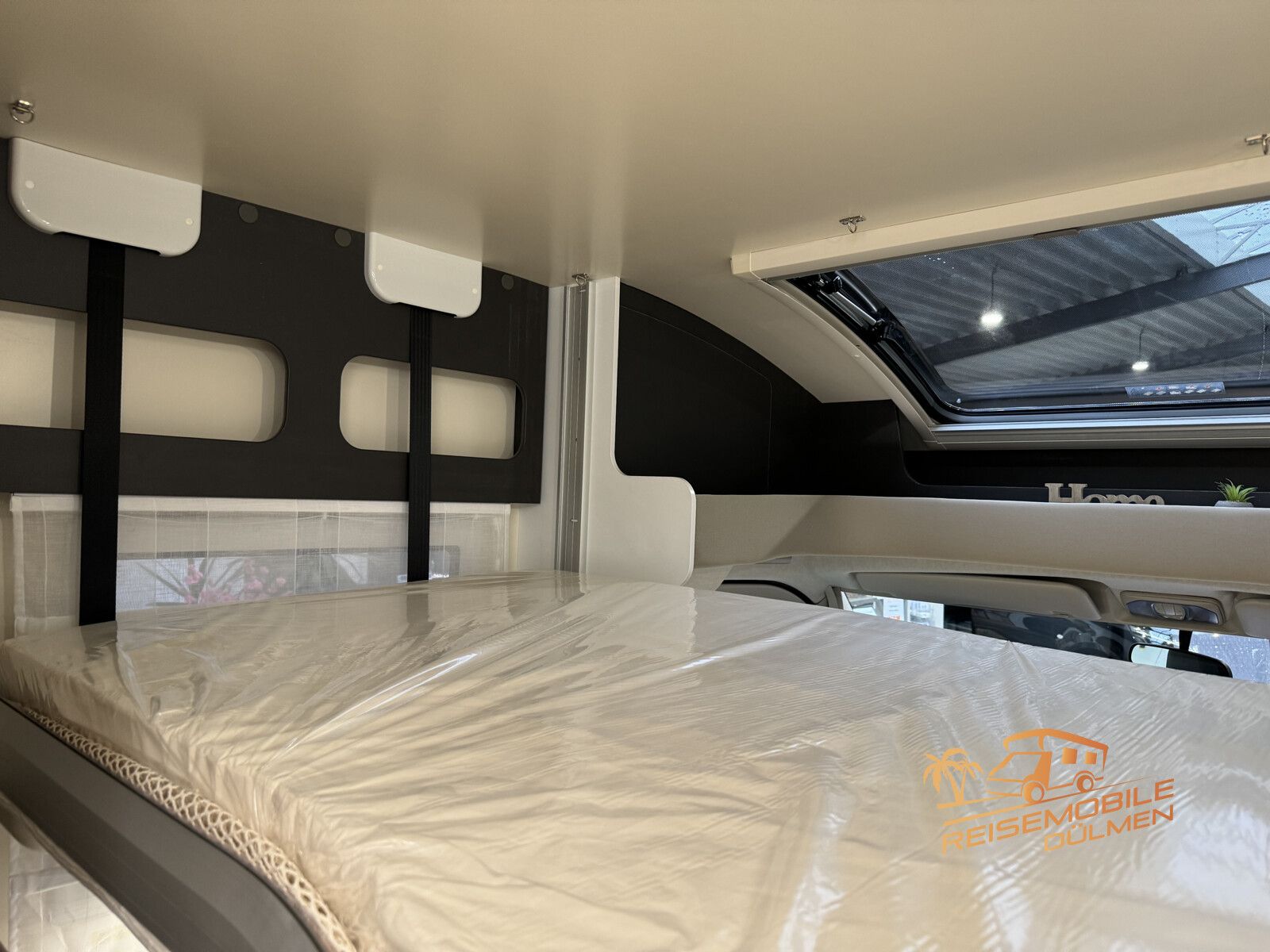 Fahrzeugabbildung Forster T 699EB Markise RFK 16 Truma Hubbett Mod.2025