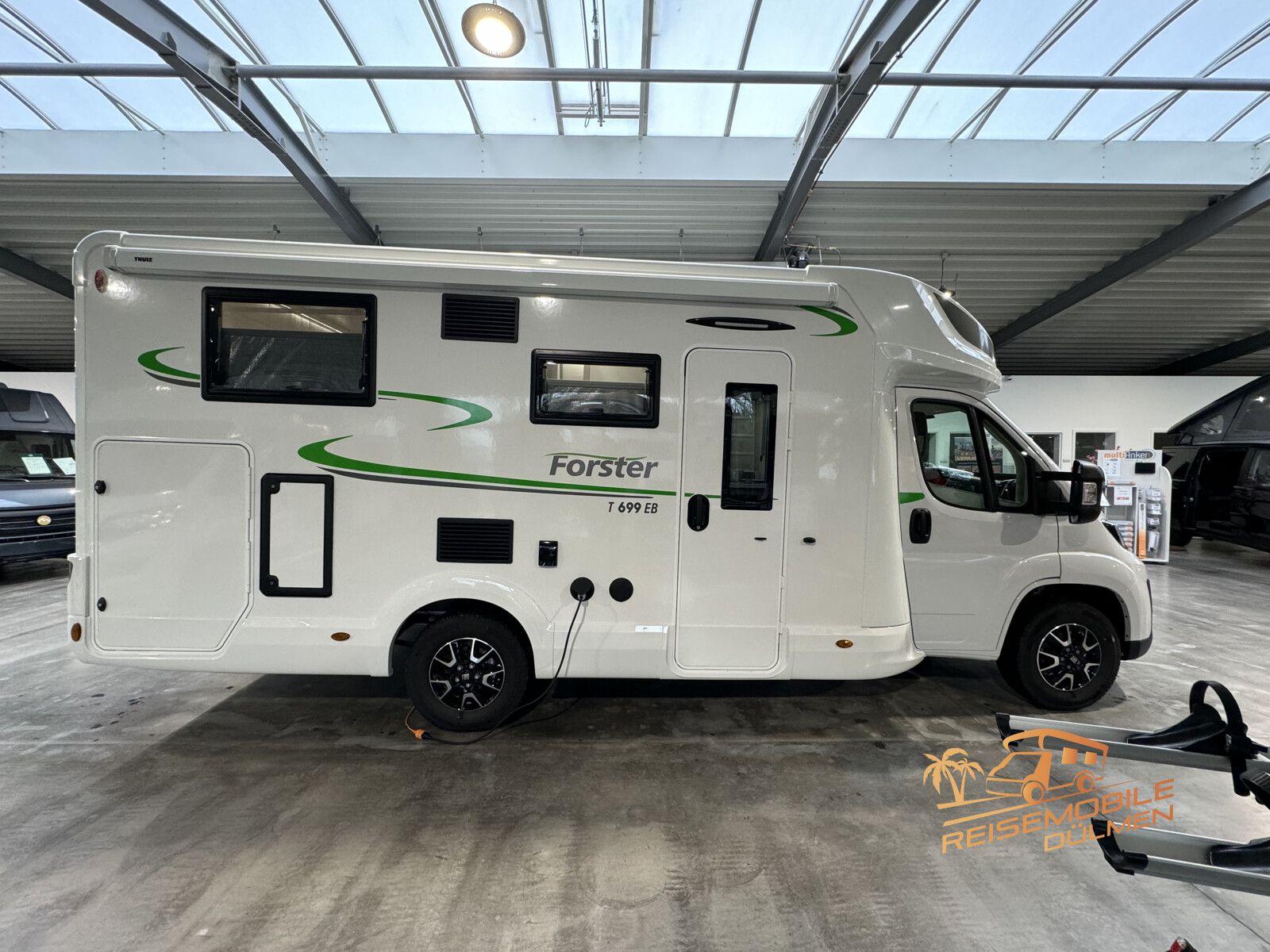 Fahrzeugabbildung Forster T 699EB Markise RFK 16 Truma Hubbett Mod.2025