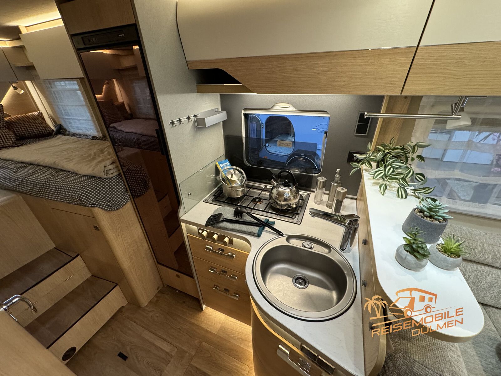 Fahrzeugabbildung HYMER / ERIBA / HYMERCAR B-Klasse MC I WhiteLine 600 Lithium Wechsel  AHK