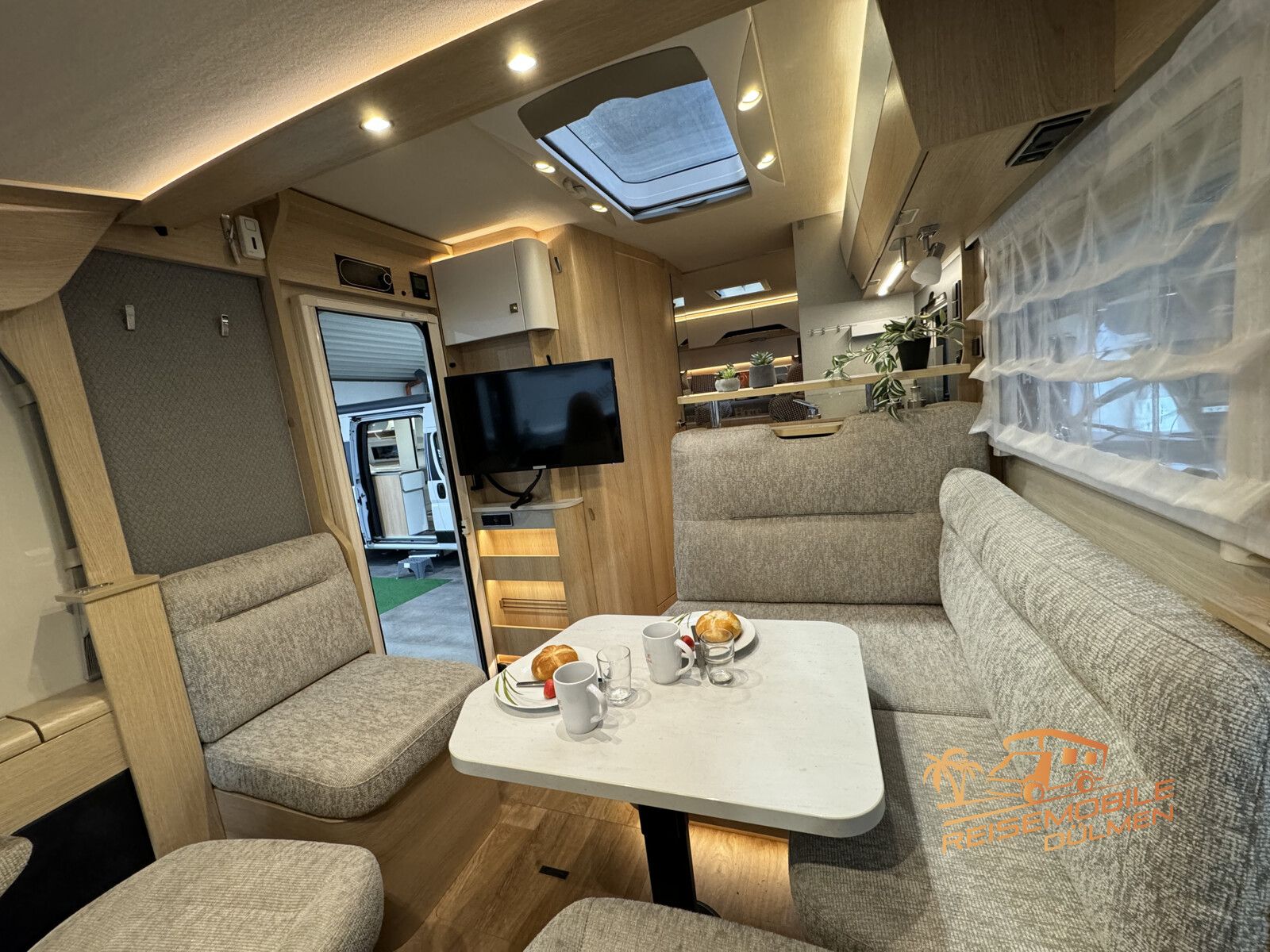 Fahrzeugabbildung HYMER / ERIBA / HYMERCAR B-Klasse MC I WhiteLine 600 Lithium Wechsel  AHK