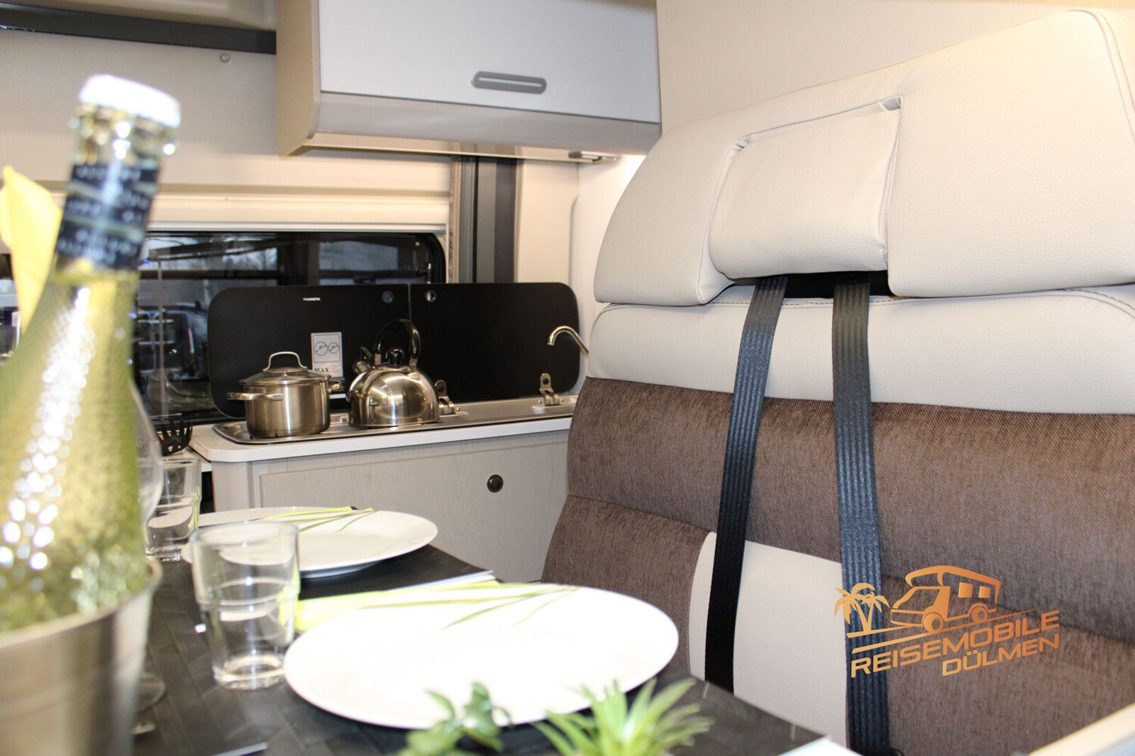 Fahrzeugabbildung Rimor Horus 195 Markise Isofix Captain Chair