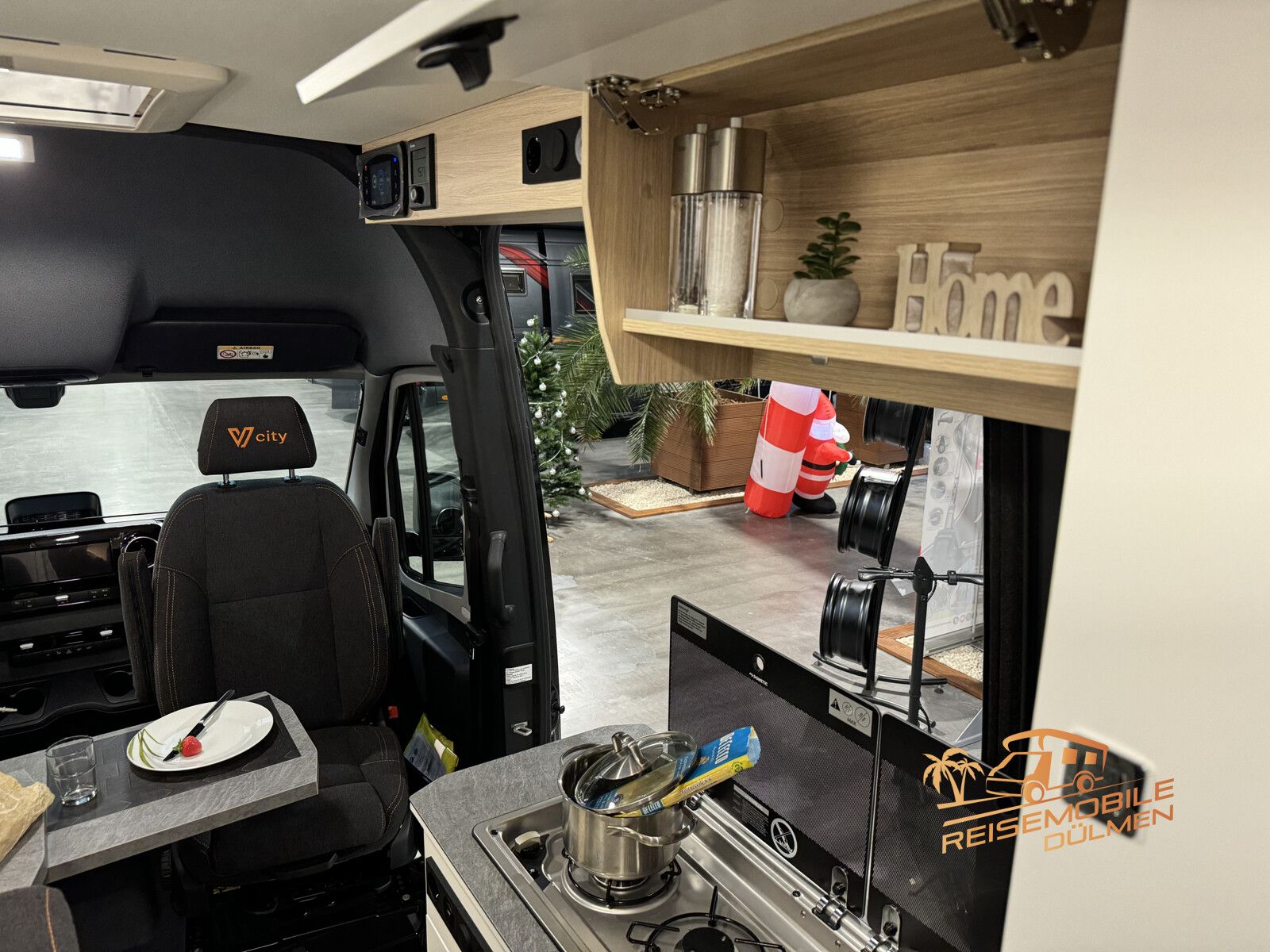 Fahrzeugabbildung Frankia Yucon 6.0 BD 3.5 t V-City 18 Distronic RFK MBUX