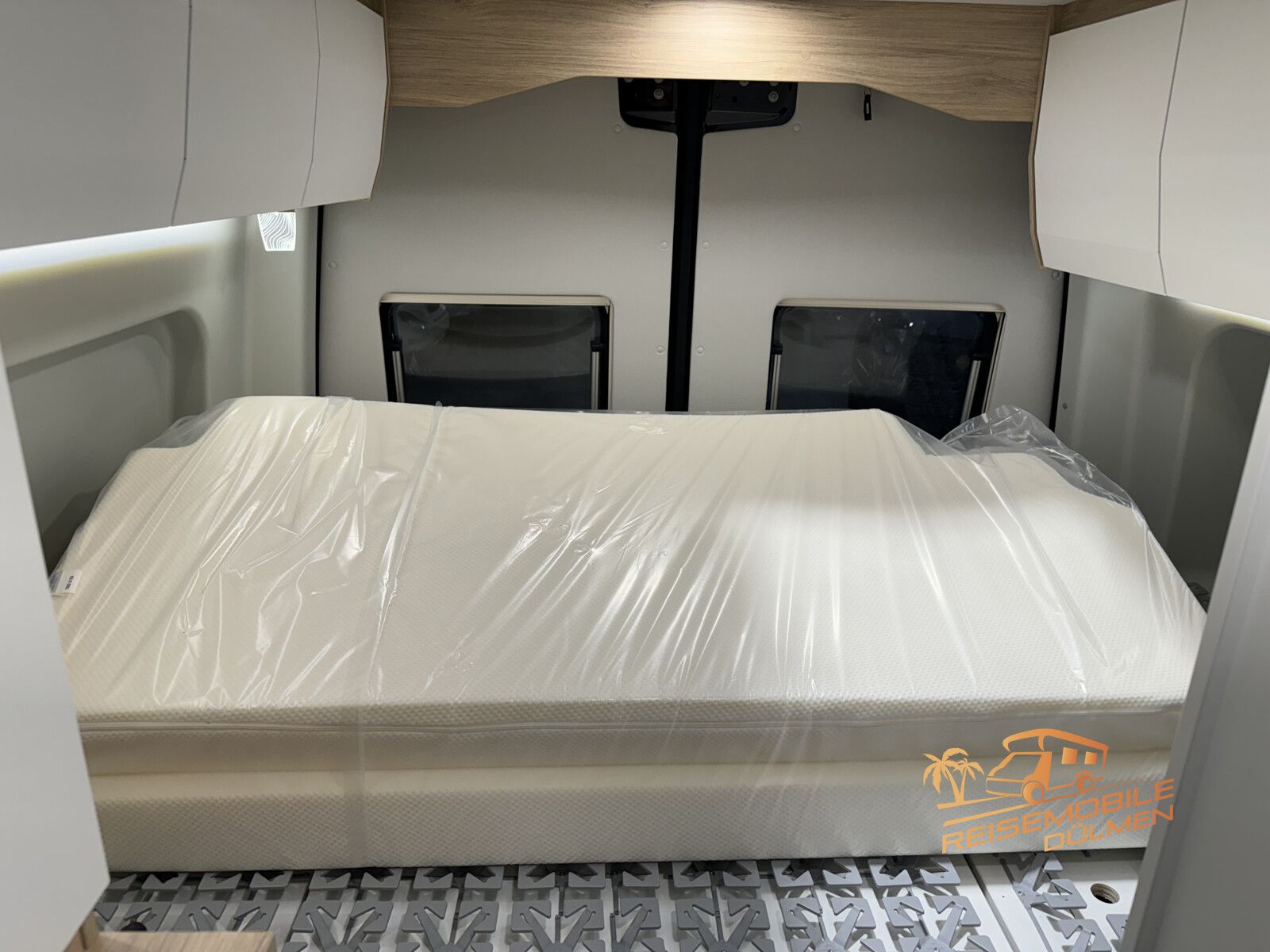 Fahrzeugabbildung Frankia Yucon 6.0 BD 3.5 t V-City 18 Distronic RFK MBUX