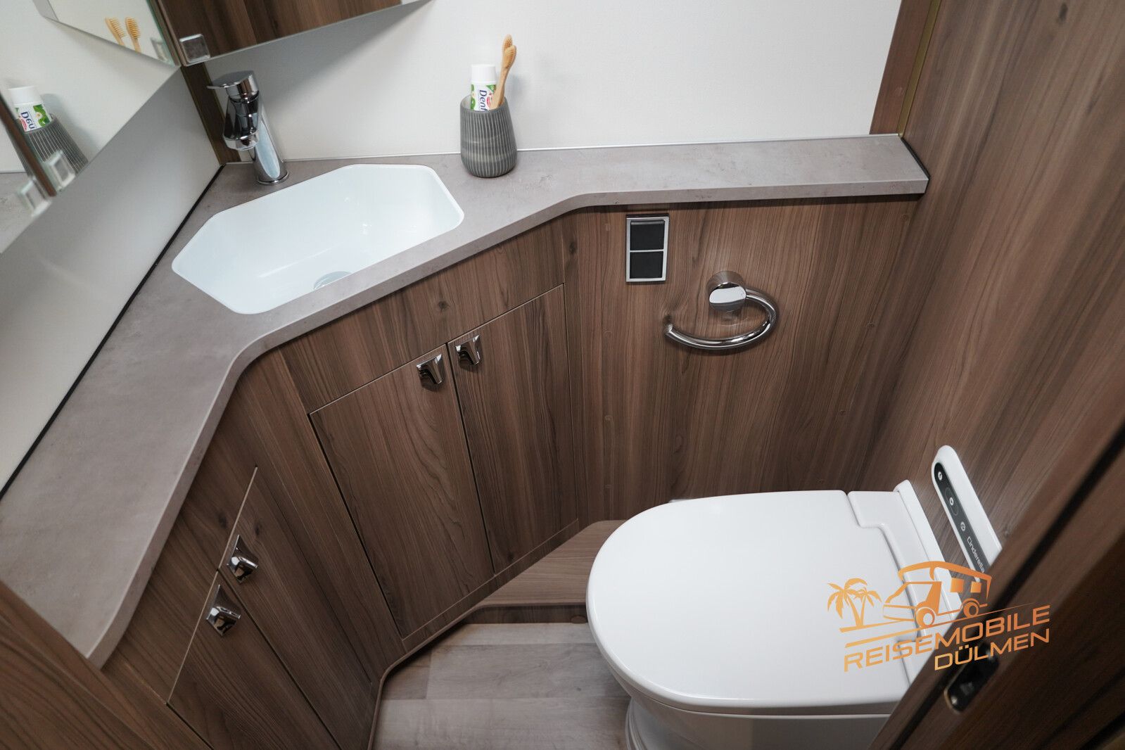 Fahrzeugabbildung Kabe Travel Master Imperial i860 LGB Tageszulassung