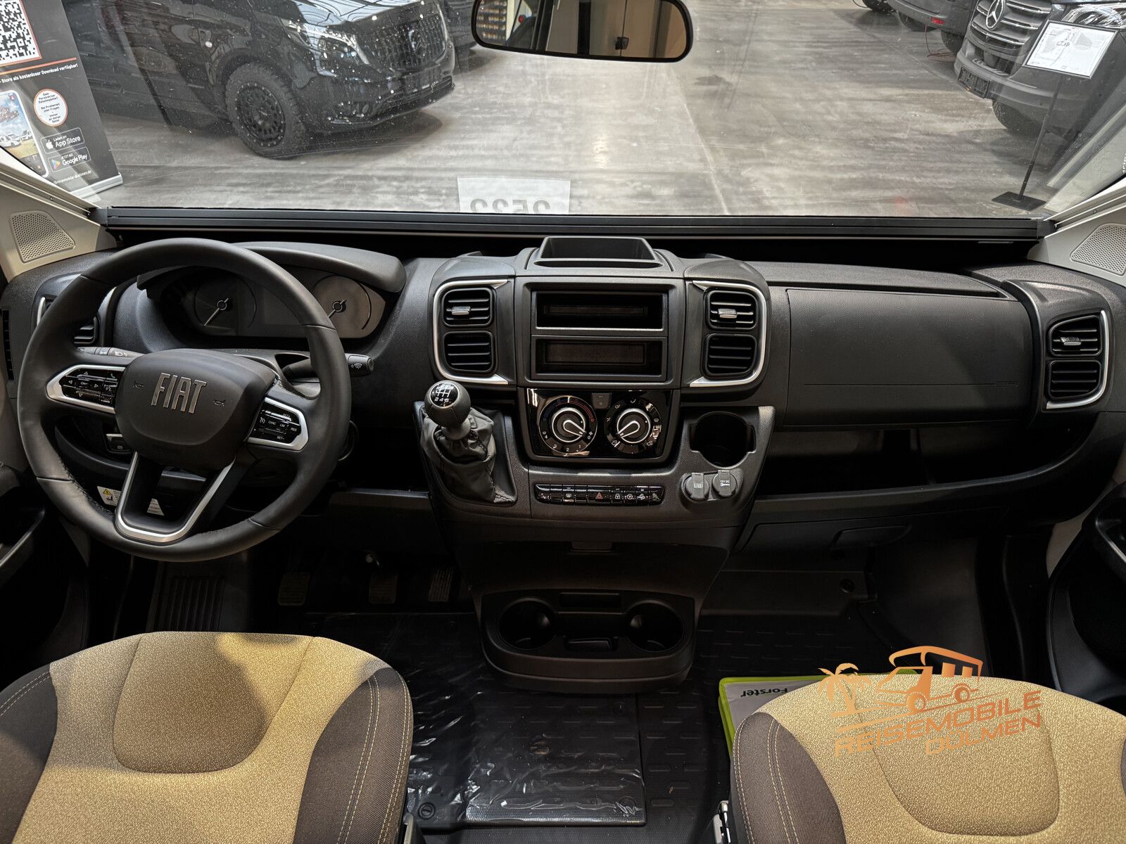 Fahrzeugabbildung Forster T 745EB RFK Markise Truma Combi Außendusche