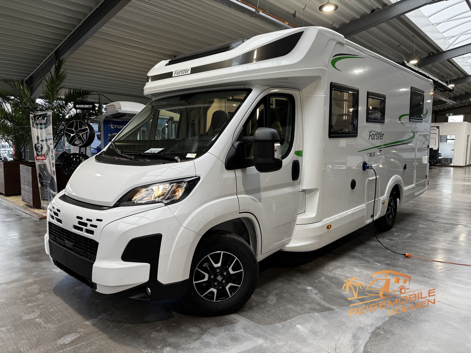 Fahrzeugabbildung Forster T 745EB RFK Markise Heizung Combi 4 Gas