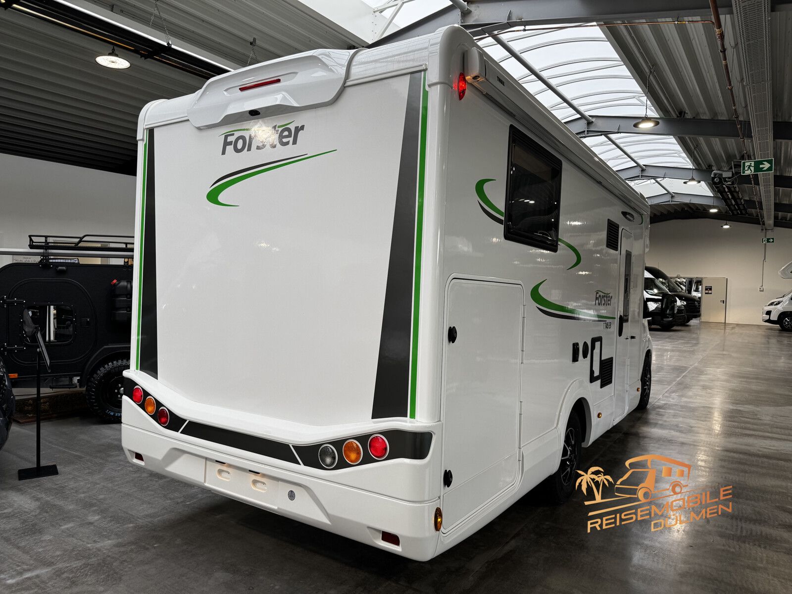 Fahrzeugabbildung Forster T 745EB RFK Markise Heizung Combi 4 Gas