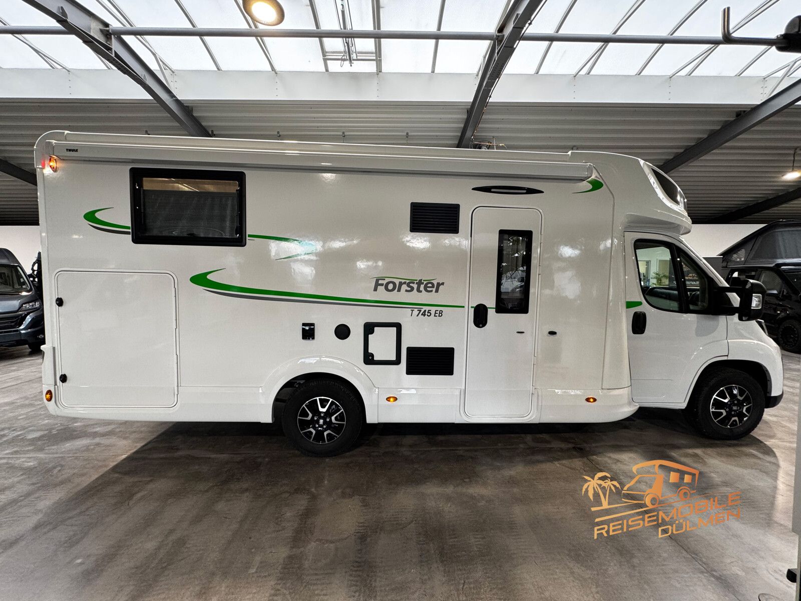 Fahrzeugabbildung Forster T 745EB RFK Markise Heizung Combi 4 Gas