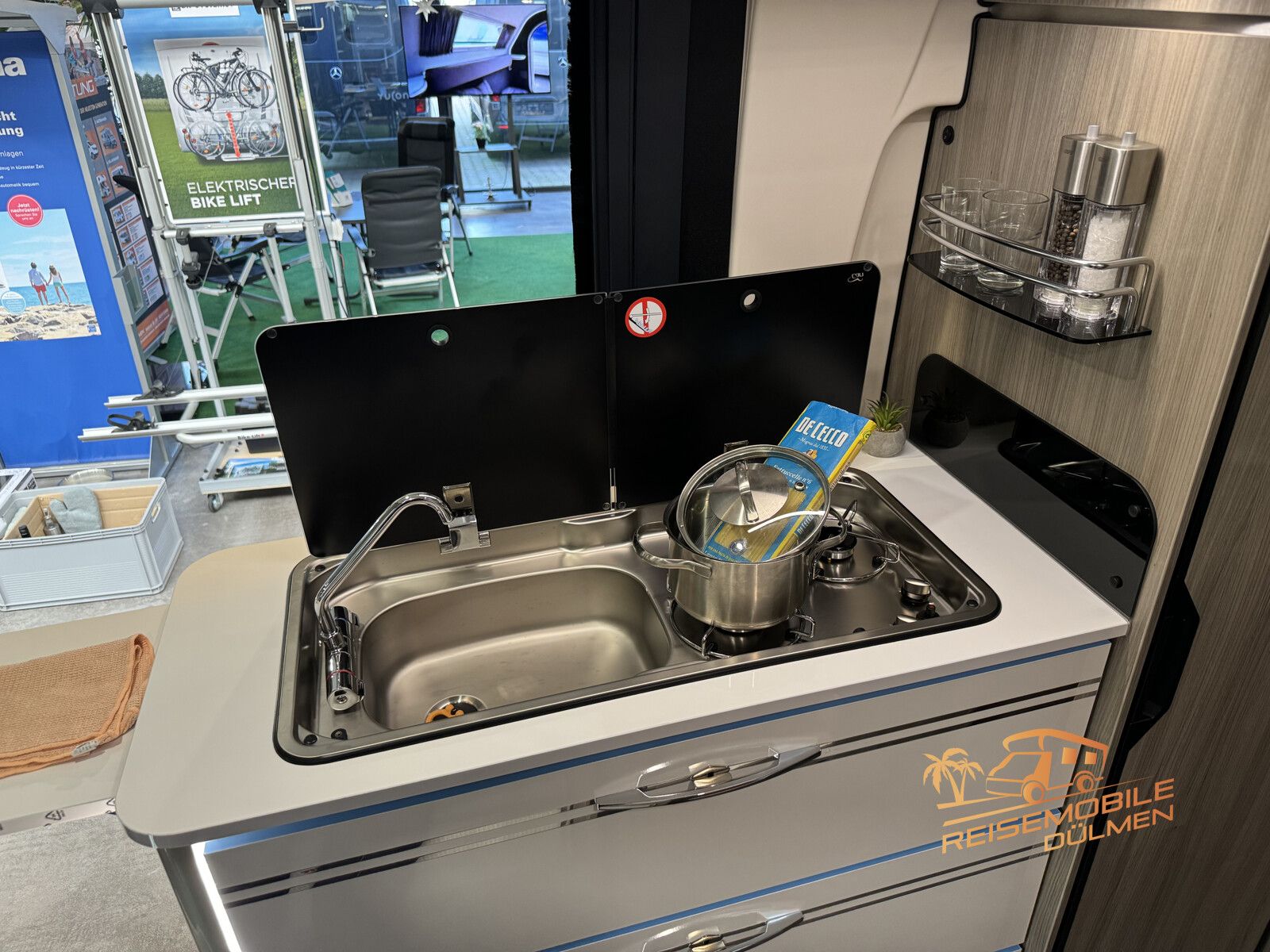 Fahrzeugabbildung Randger R640 LA BOHEME 140 PS 9G Auto Solar Markise