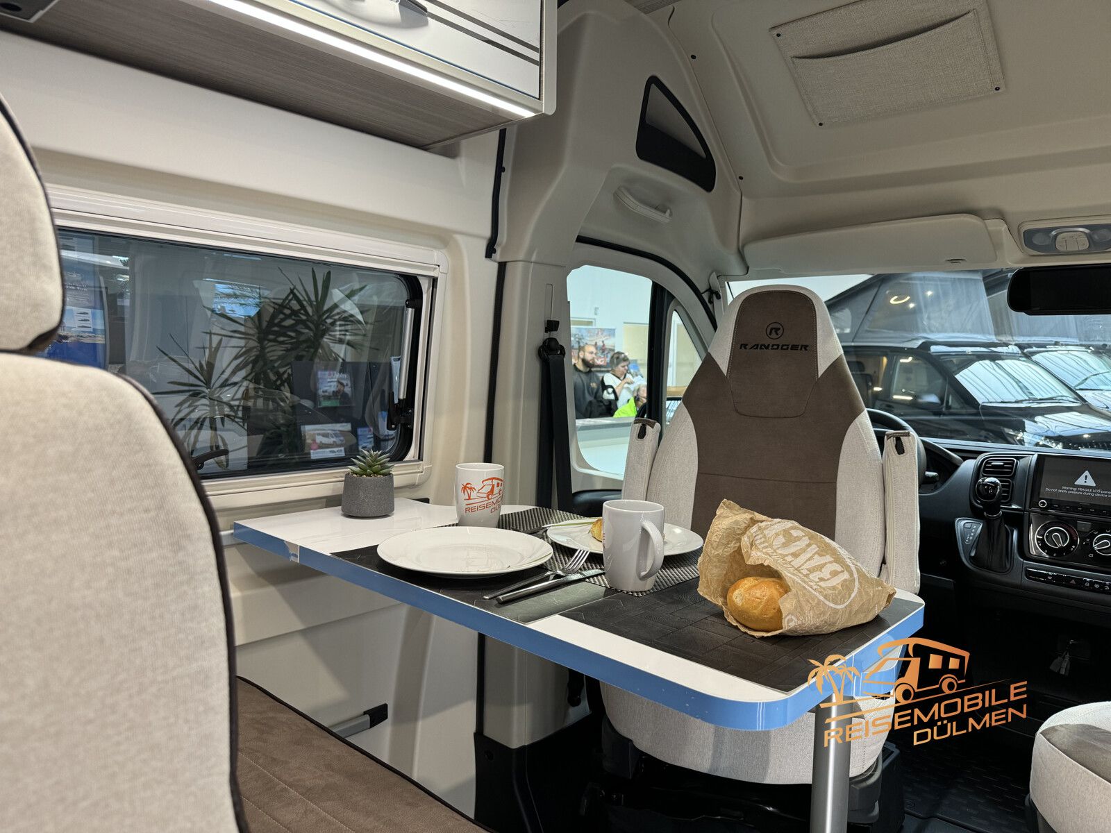 Fahrzeugabbildung Randger R640 LA BOHEME 140 PS 9G Auto Solar Markise
