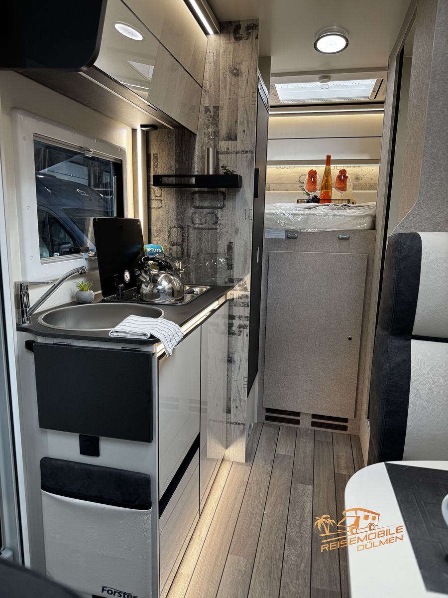 Fahrzeugabbildung Forster T 599HB NB Isofix Markise Truma