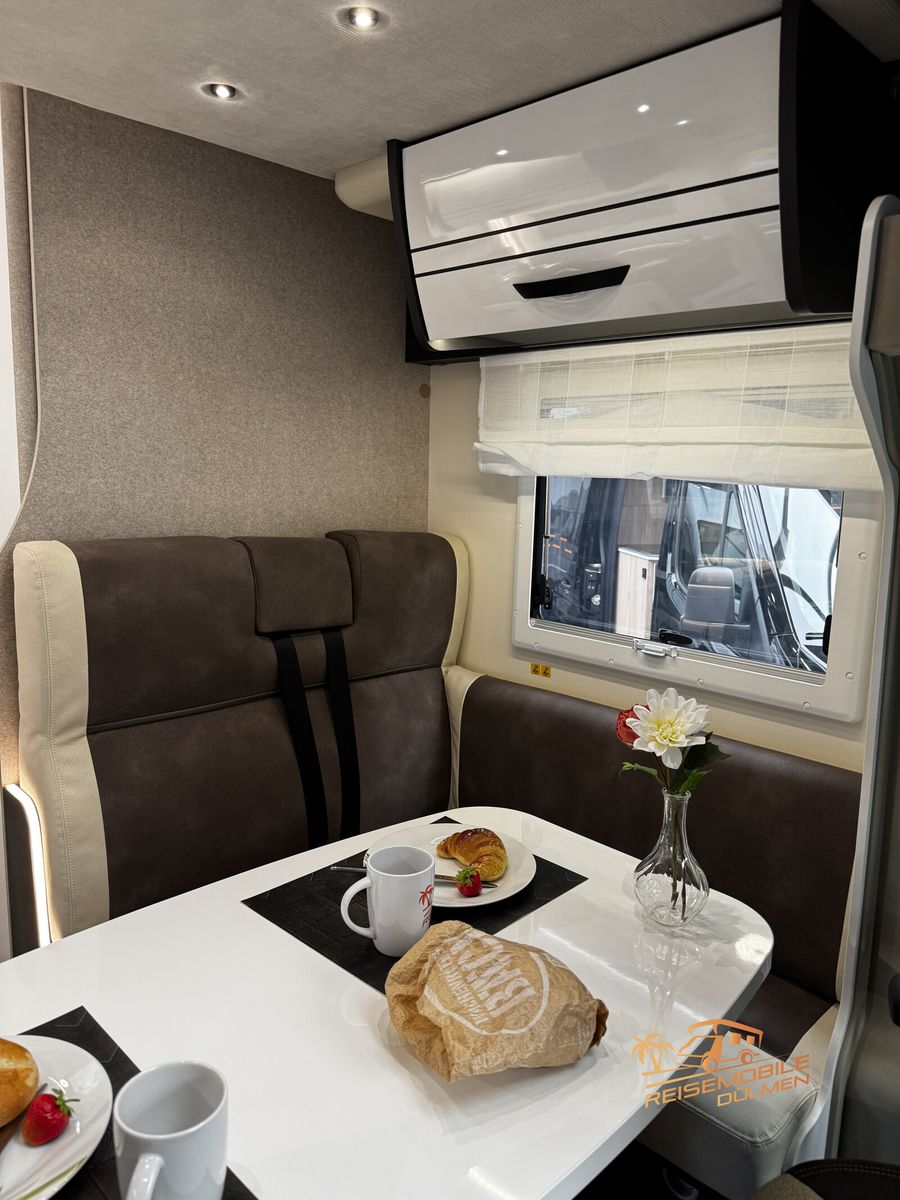 Fahrzeugabbildung Forster T 699EB RFK Skyroof Hubbett Alufelgen