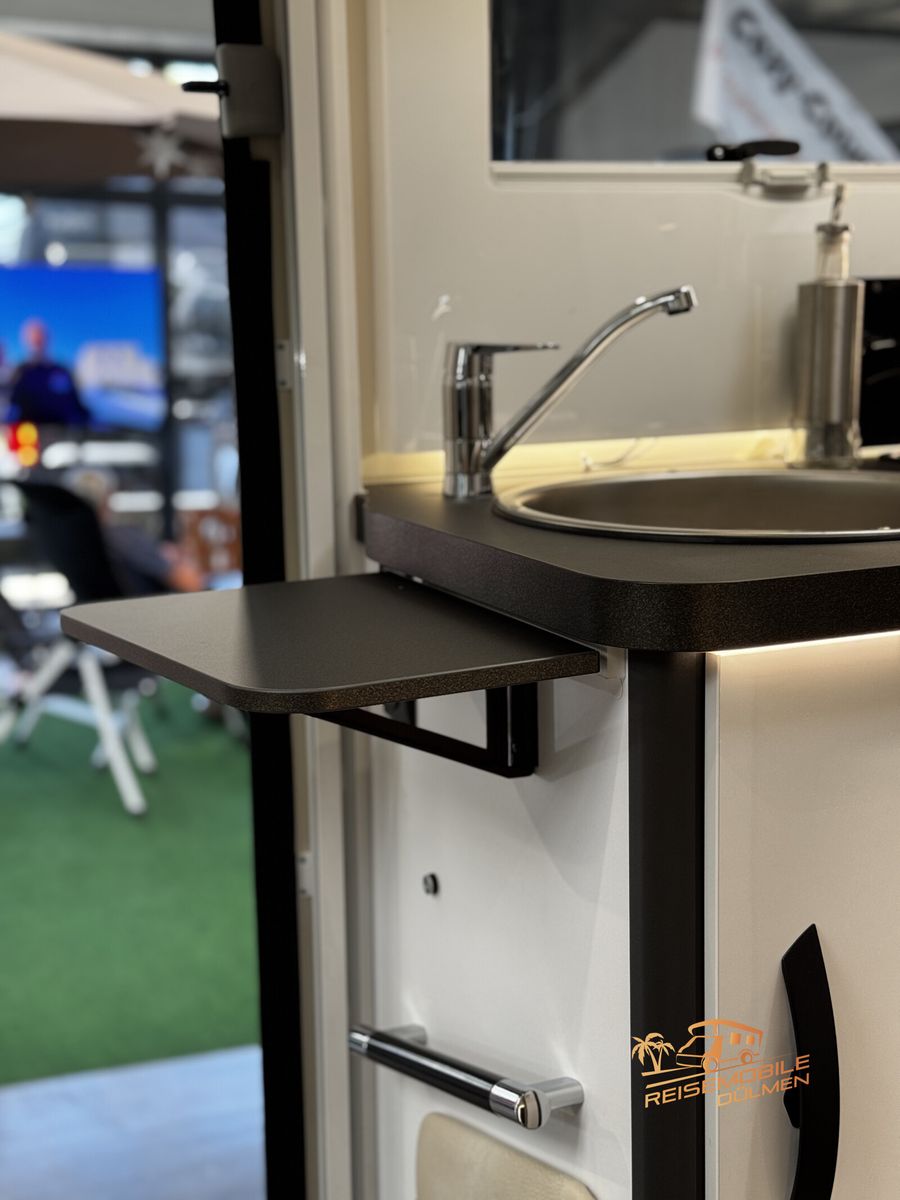 Fahrzeugabbildung Forster T 699EB RFK Skyroof Hubbett Markise