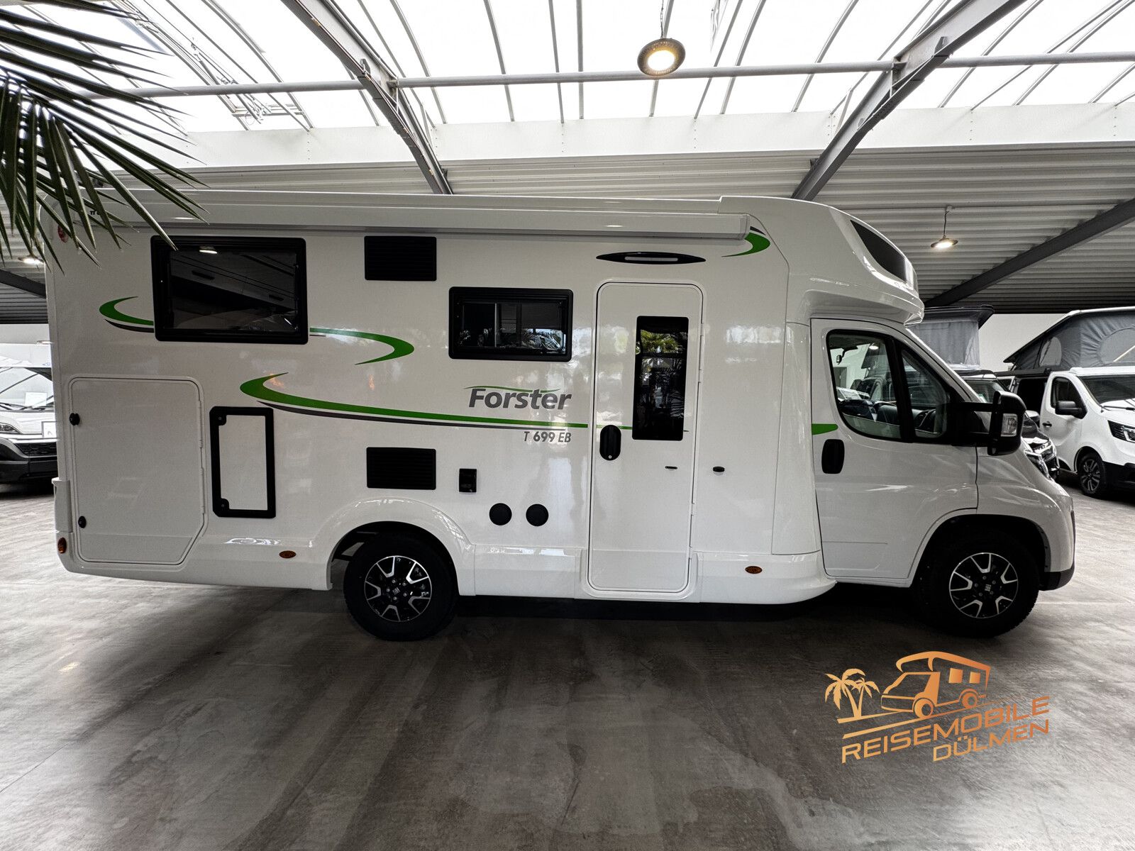Fahrzeugabbildung Forster T 699EB RFK Skyroof Hubbett Alufelgen
