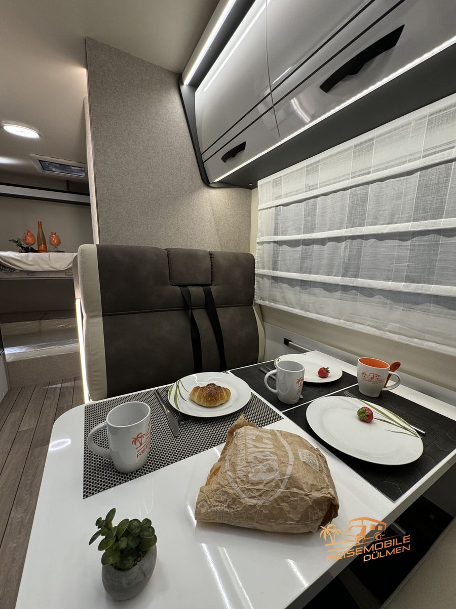 Fahrzeugabbildung Forster A 699DVB 8 Schlafplätze RFK Markise Modell 2025