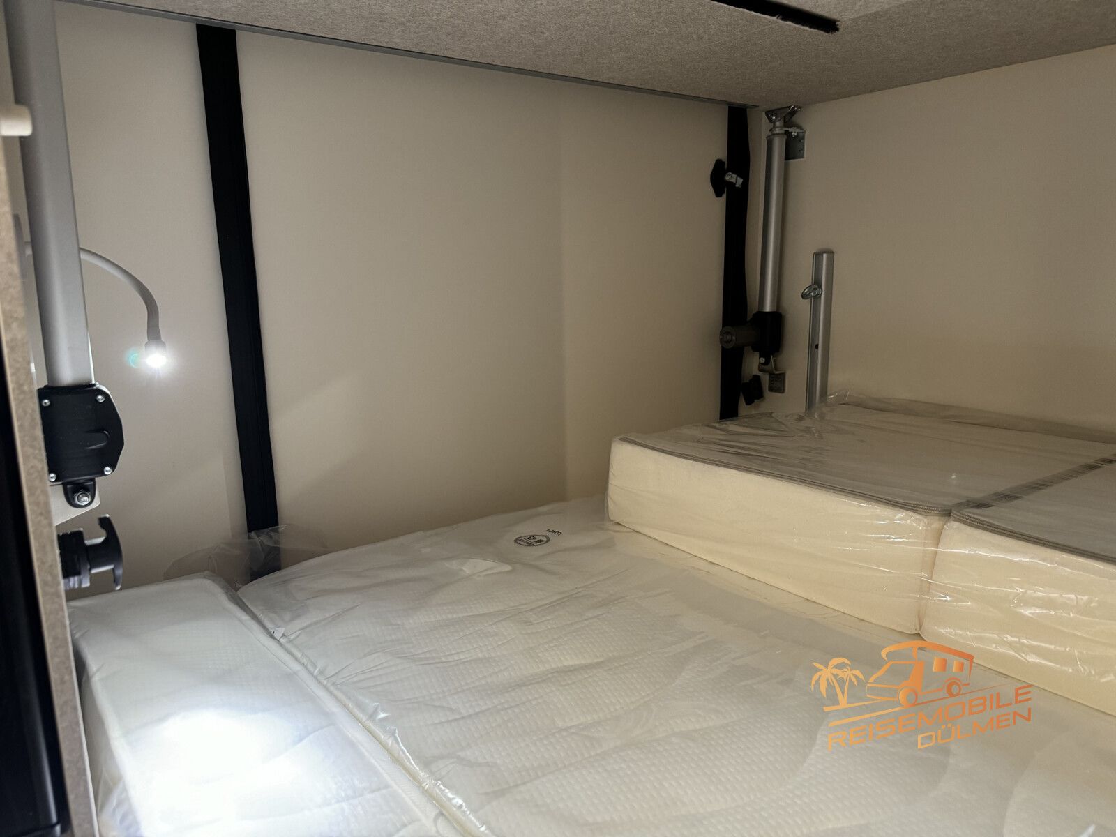 Fahrzeugabbildung Forster A 699DVB 8 Schlafplätze RFK Markise Modell 2025