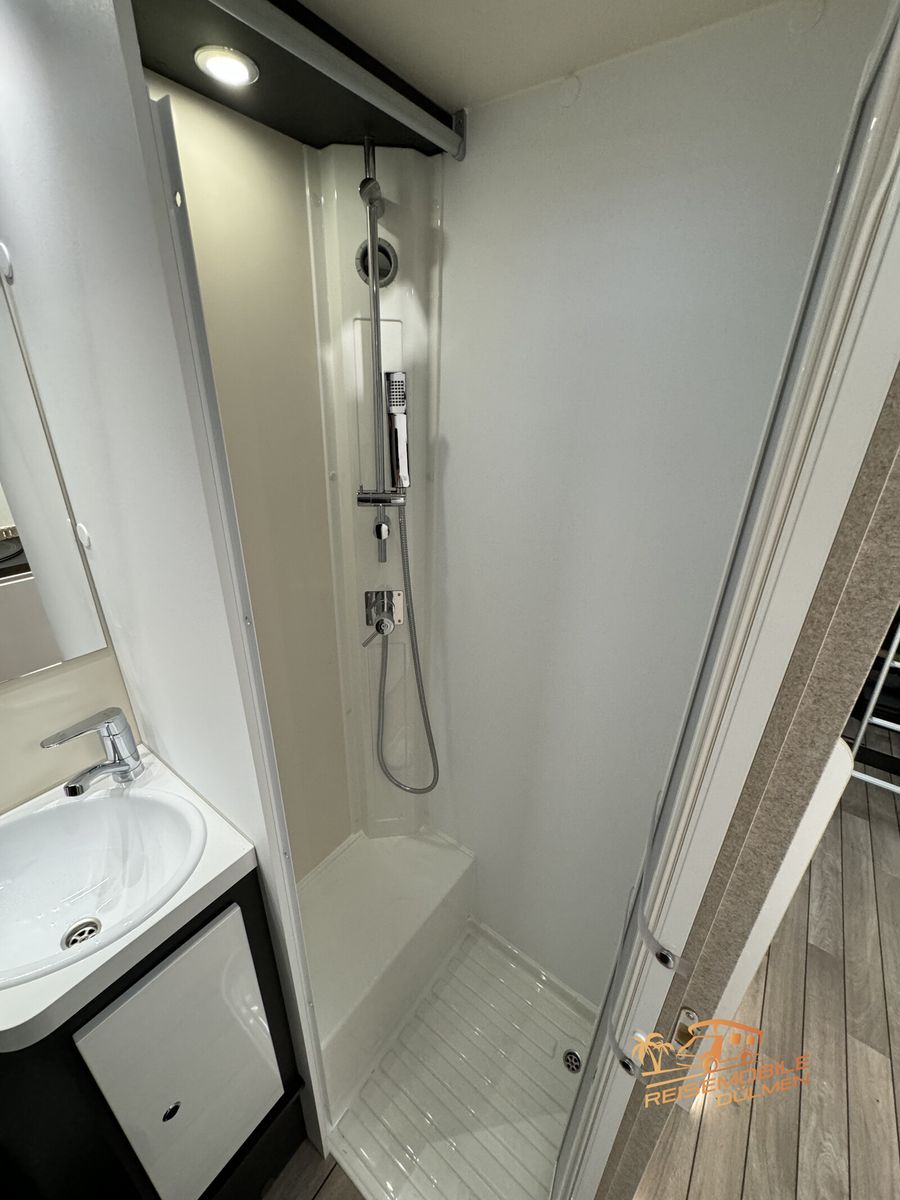 Fahrzeugabbildung Forster A 699DVB 8 Schlafplätze RFK Markise Modell 2025