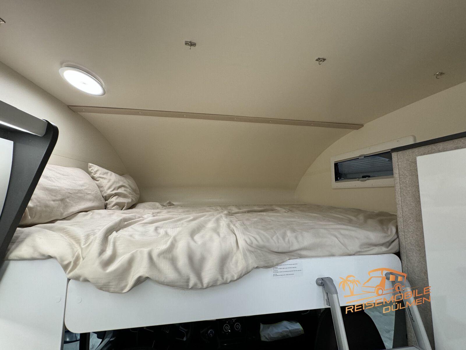 Fahrzeugabbildung Forster A 699DVB 8 Schlafplätze RFK Markise Modell 2025