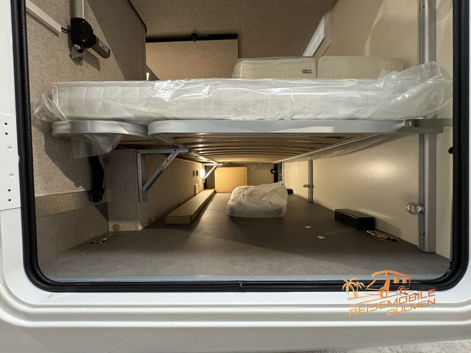 Fahrzeugabbildung Forster A 699DVB 8 Schlafplätze RFK Markise Modell 2025